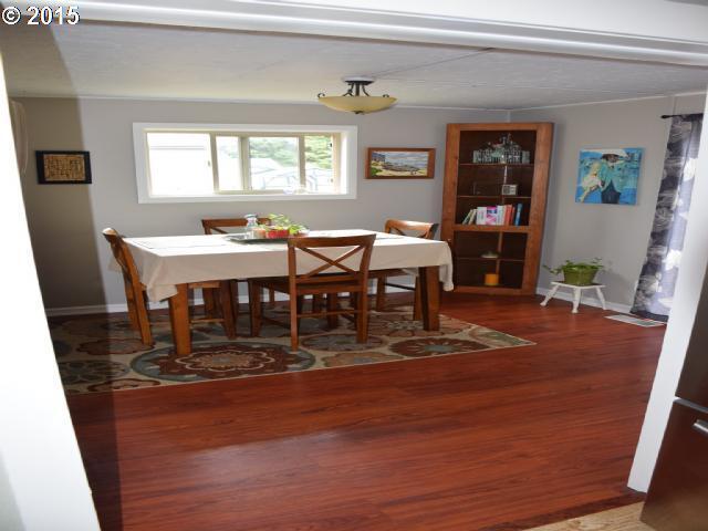 Dining Room - 16427 Front Ave