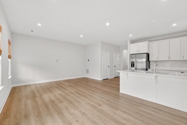 Building Photo - 1085 Duncan St