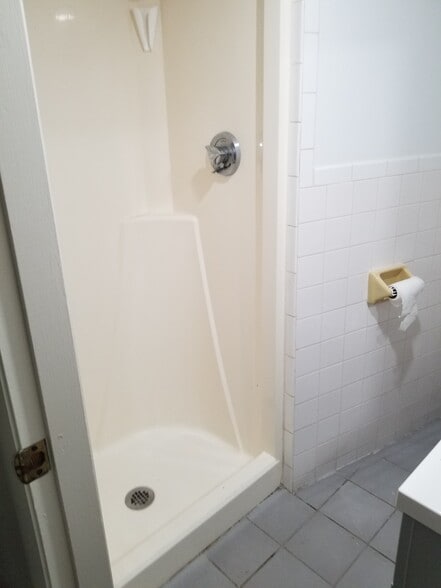 Building Photo - 76 Winter St