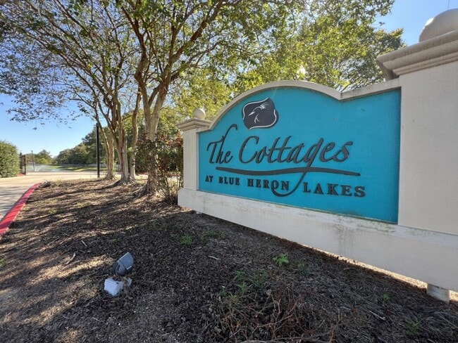 Primary Photo - Newly updated! 3 bd, 2 bath condo in Zacha...