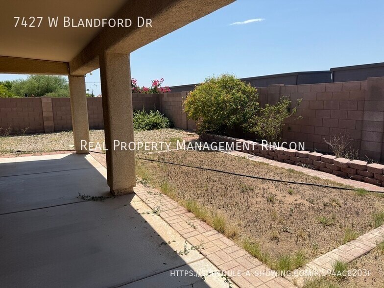 Building Photo - 7427 W Blandford Dr