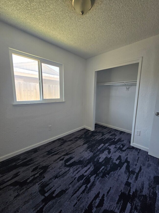 Building Photo - 4 Br 2 Ba available now