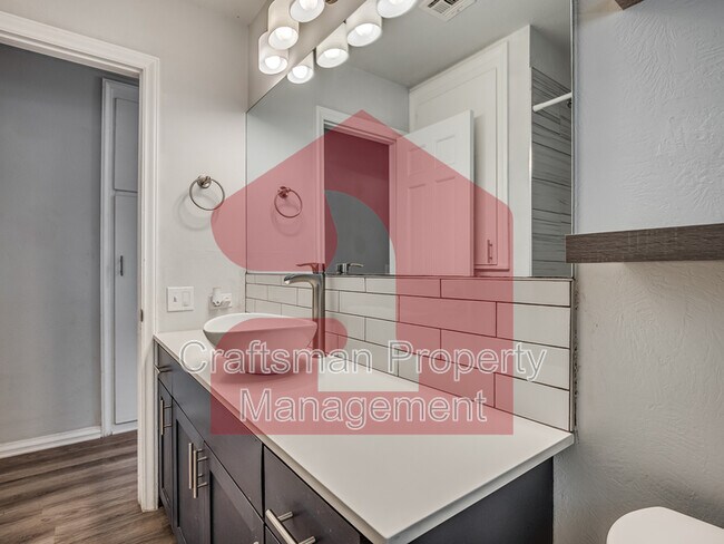 Building Photo - 2024 NW 45th St