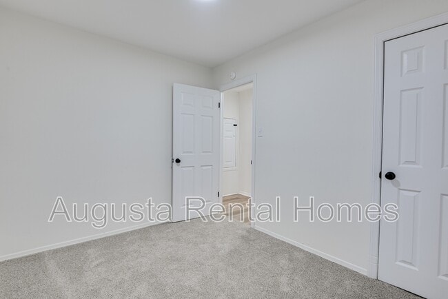 Building Photo - 3110 Arcadia Dr