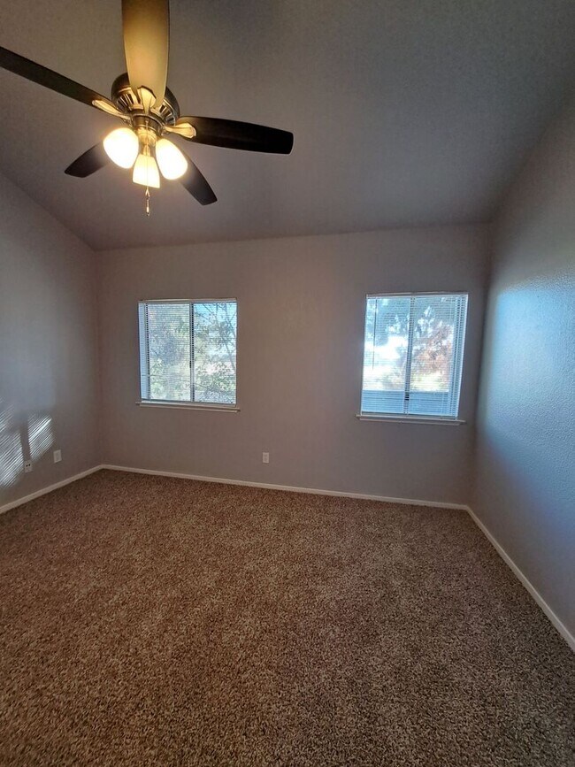 Building Photo - 3302 W Shields Ave