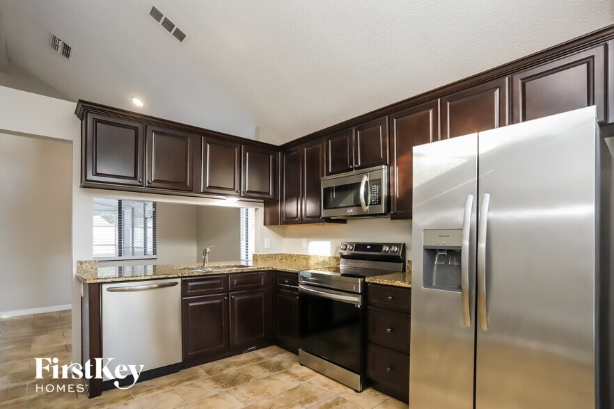 Building Photo - 1503 Chepacket St