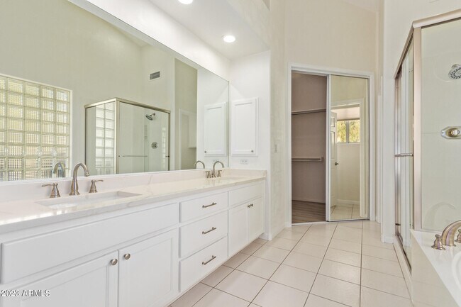 Building Photo - 12063 E Bella Vista Cir