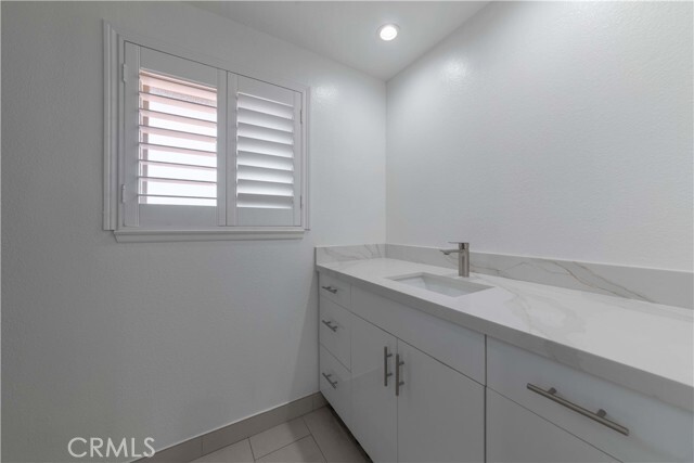 Building Photo - 14 Peartree Ln