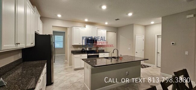 Building Photo - 6220 Windship Ct