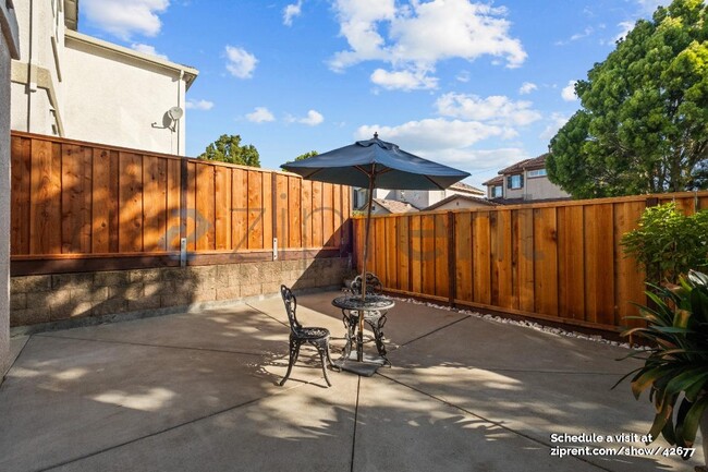 Building Photo - 554 Blue Cypress Way