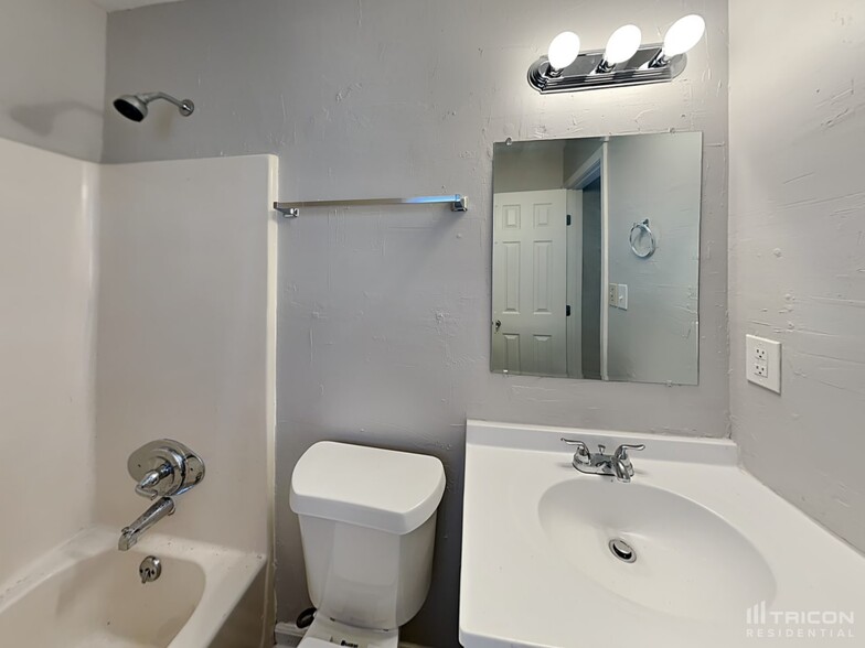 Building Photo - 151 Chantilly Ln