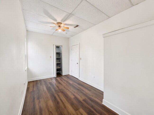 Building Photo - 9046 S Brandon Ave