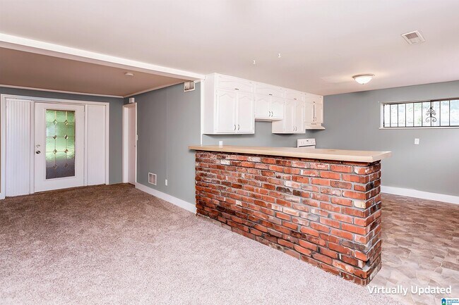 Building Photo - 1112 S Gale Dr