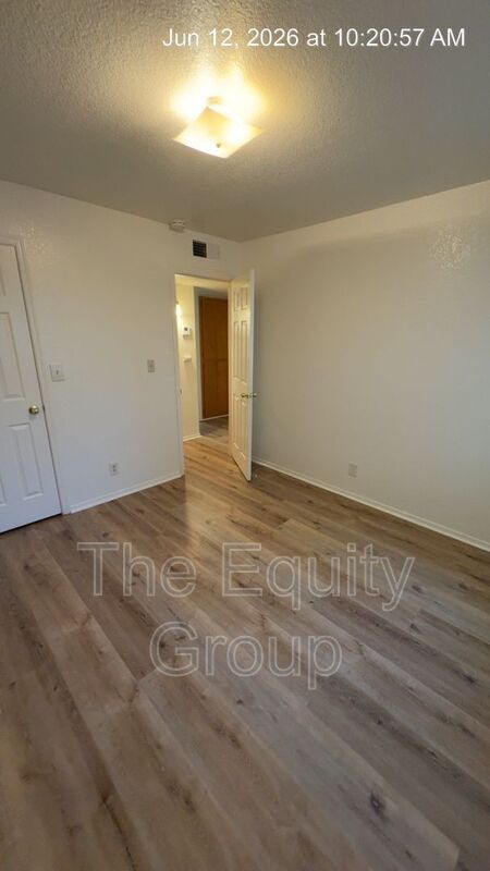 Building Photo - 545 N Divisadero St