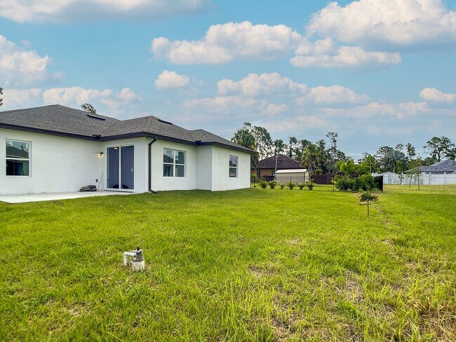 Building Photo - North Port For Lease