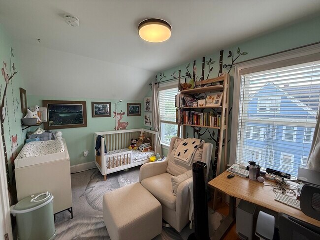 Building Photo - 24 Shapley Ave