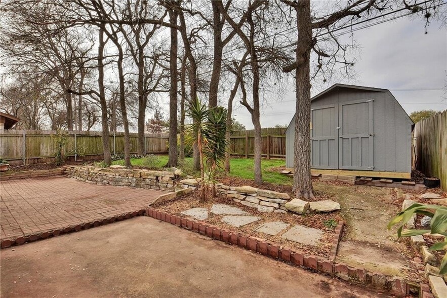 Backyard - 11202 Brushy Glen Dr