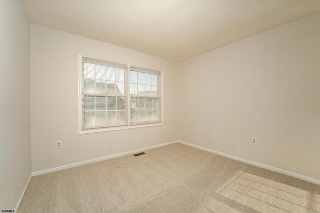 Building Photo - 19 Clipper Ct