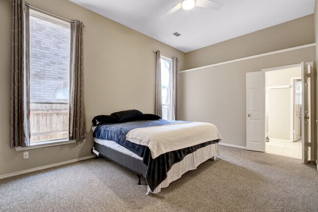 Building Photo - ***APPLICATION CURRENTLY UNDER REVIEW***Gated Lost Oaks Home with Private Pool & First-Floor Prim...