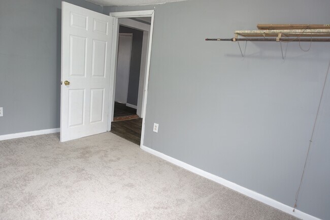 Building Photo - 3718 Charles St