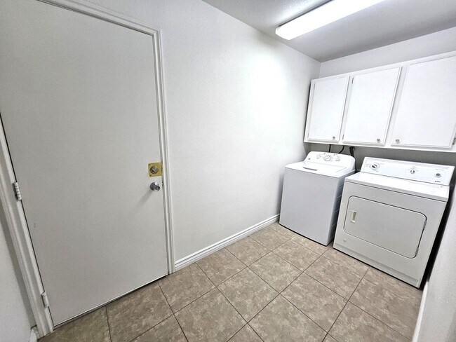 Building Photo - 3617 Tamal Ct