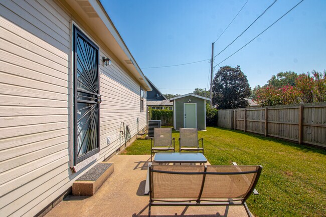 Building Photo - 106 Willow Grove Ct