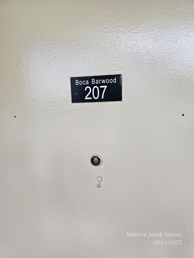 Building Photo - 23305 Barwood Ln N