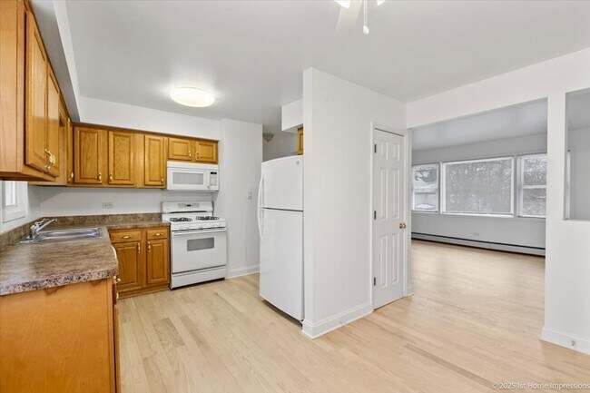 Building Photo - 7121 W 110th St