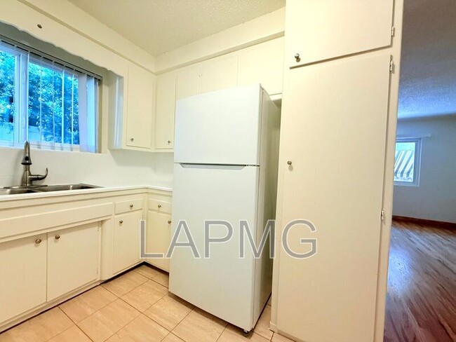 Building Photo - 12325 Riverside Dr