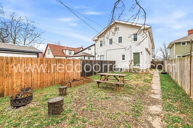 Building Photo - Spacious and Convenient 3-Bedroom Home in Indianapolis