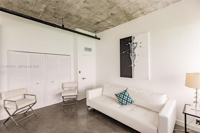 Building Photo - 1000 West Ave