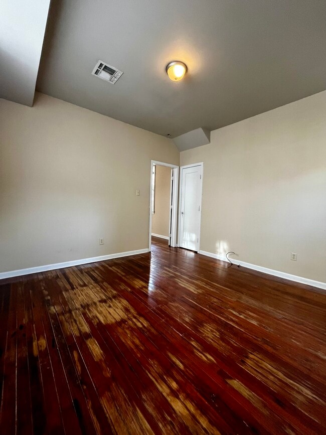Building Photo - 2671 Gladiolus St