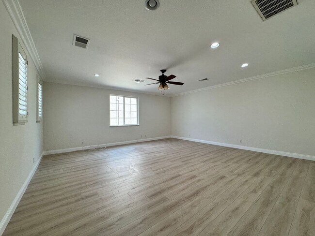 Building Photo - Spacious 6-Bedroom Estate in the Heart of Eastvale