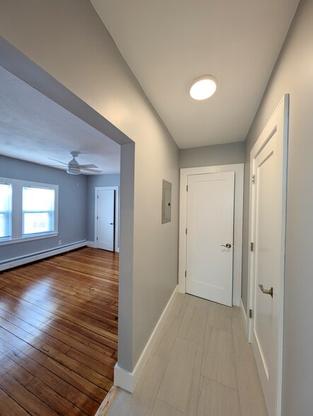 Building Photo - 356 Somerville Ave