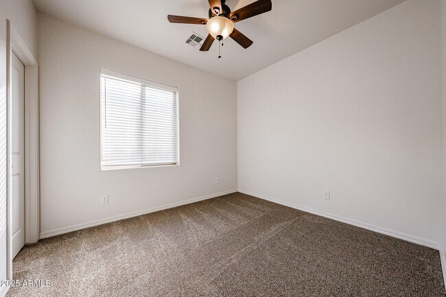 Building Photo - 3535 S Jasmine Dr