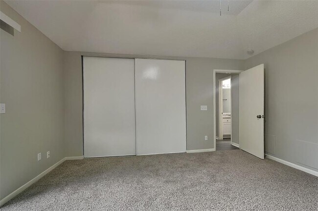 Building Photo - 9315 Silver Tip Dr