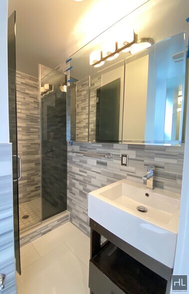 Building Photo - E 28TH ST.