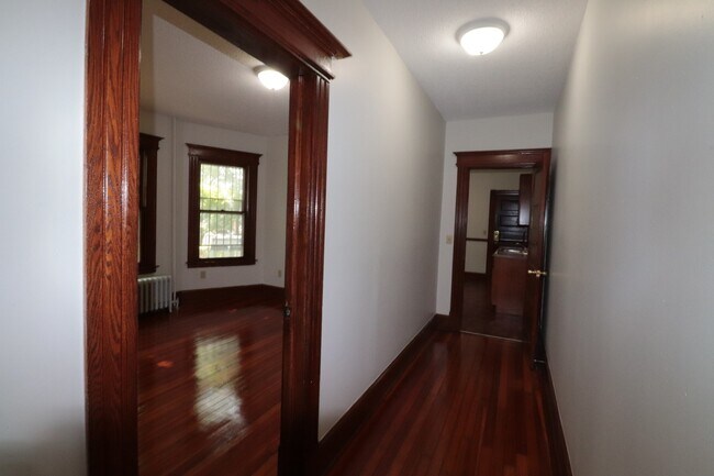 Building Photo - 103-105 Lincoln St / Owen Properties, LLC
