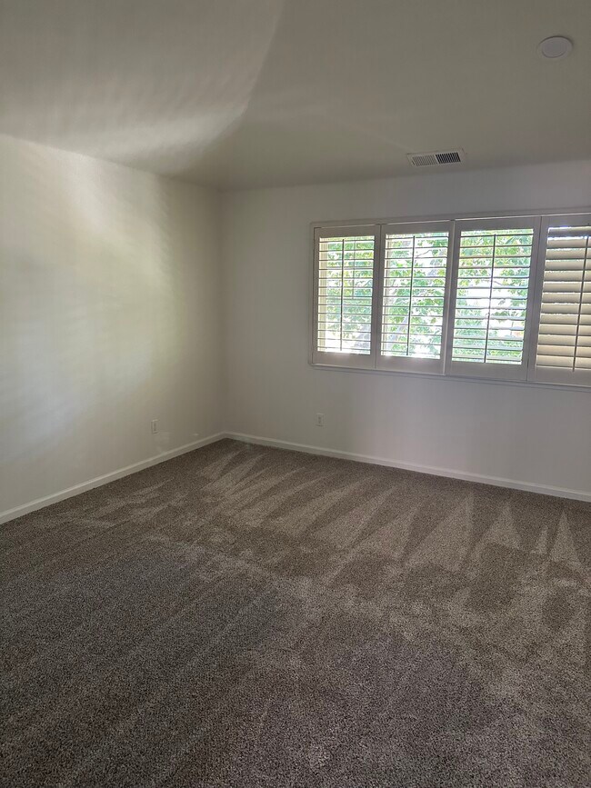 Building Photo - 542 Mill River Ln