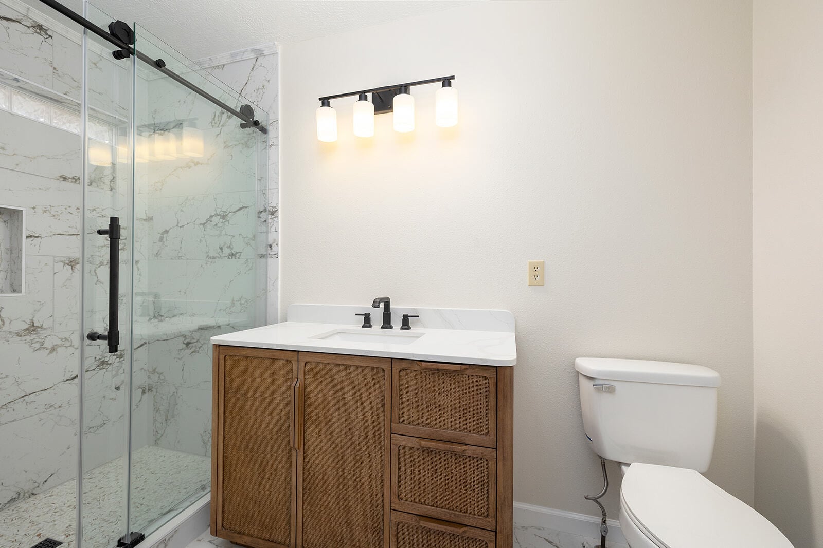 Building Photo - 647 S Meteor Ave