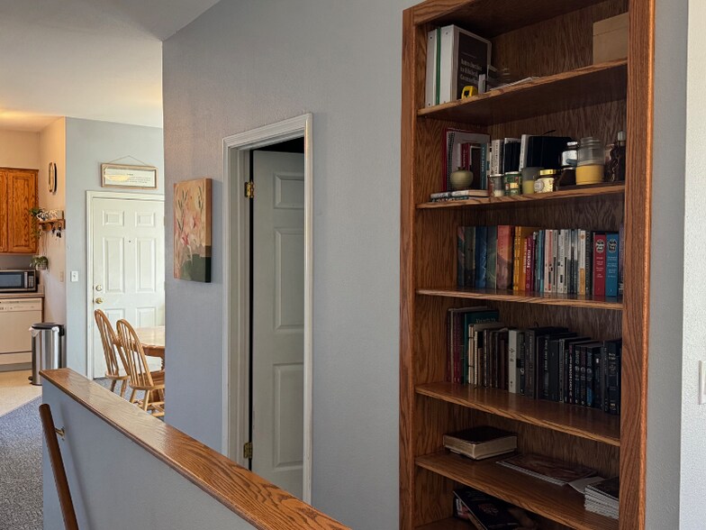 Building Photo - 615 W Waverly Pl