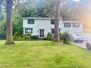 Building Photo - 34 Henderson Rd