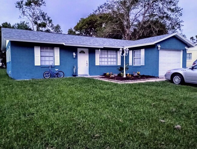 Building Photo - 2441 Sable Ave
