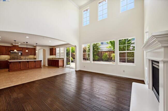 Building Photo - 2131 Chamomile Ct