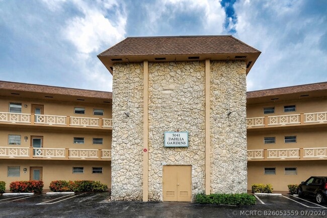Building Photo - 5041 W Oakland Park Blvd