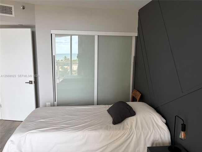 Building Photo - 5900 Collins Ave