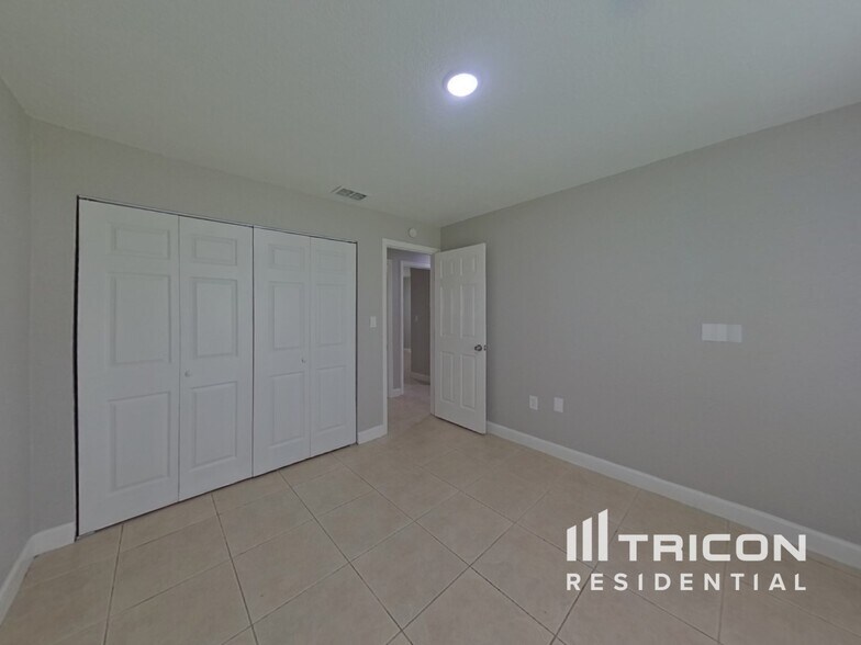 Building Photo - 817 Palermo Ct
