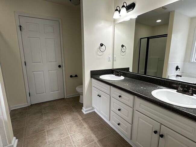 Building Photo - 206 High Meadows Cir