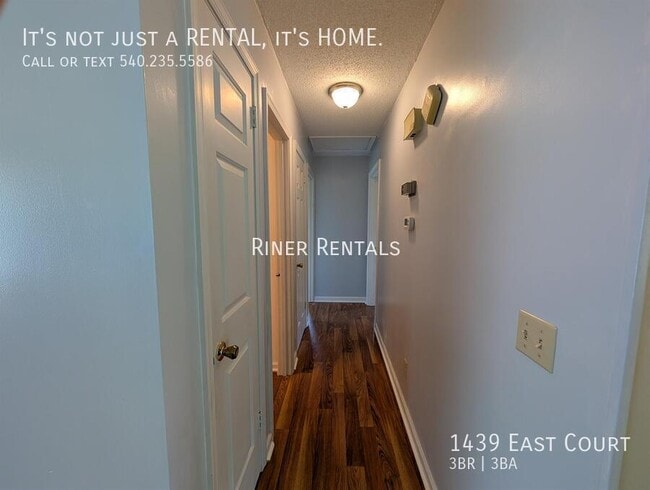 Building Photo - 1439 East Ct