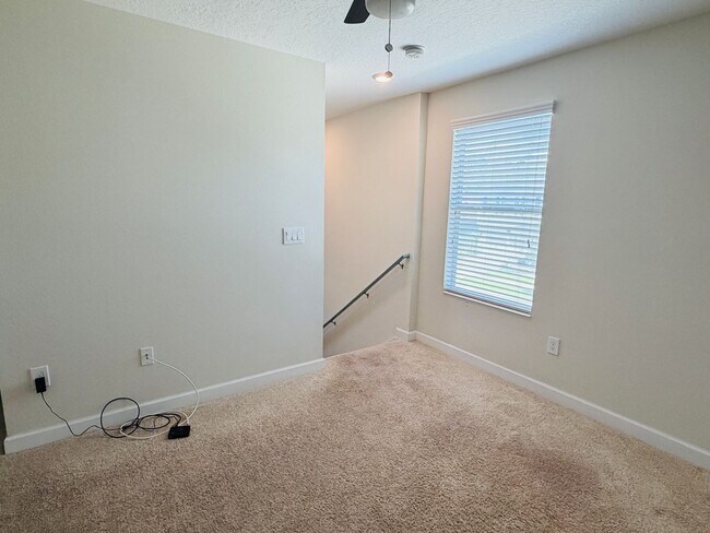 Building Photo - 4 Bed 2.5 Bath Single Family in Storey Lake